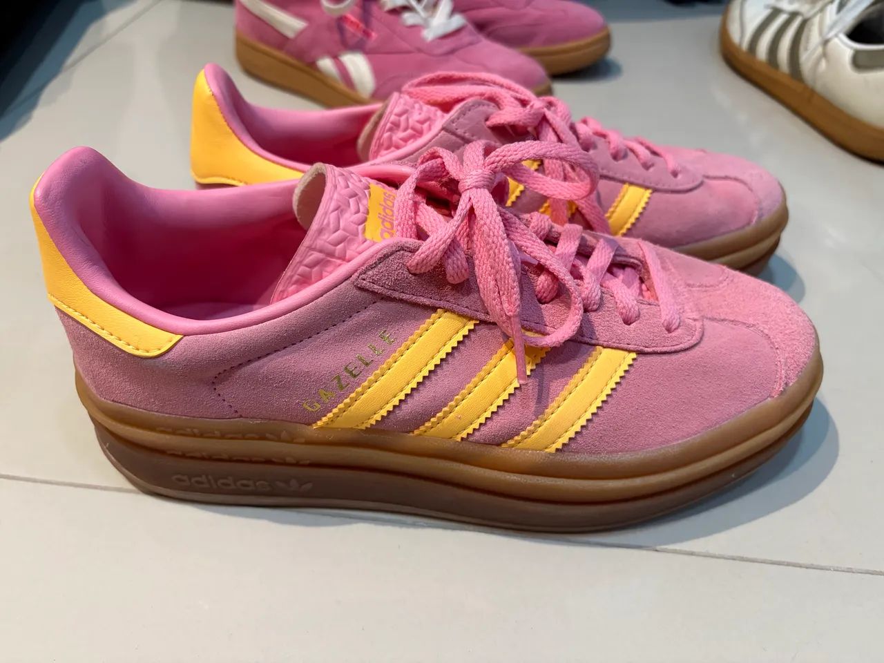 Tênis Gazelle rosa - Foto 2