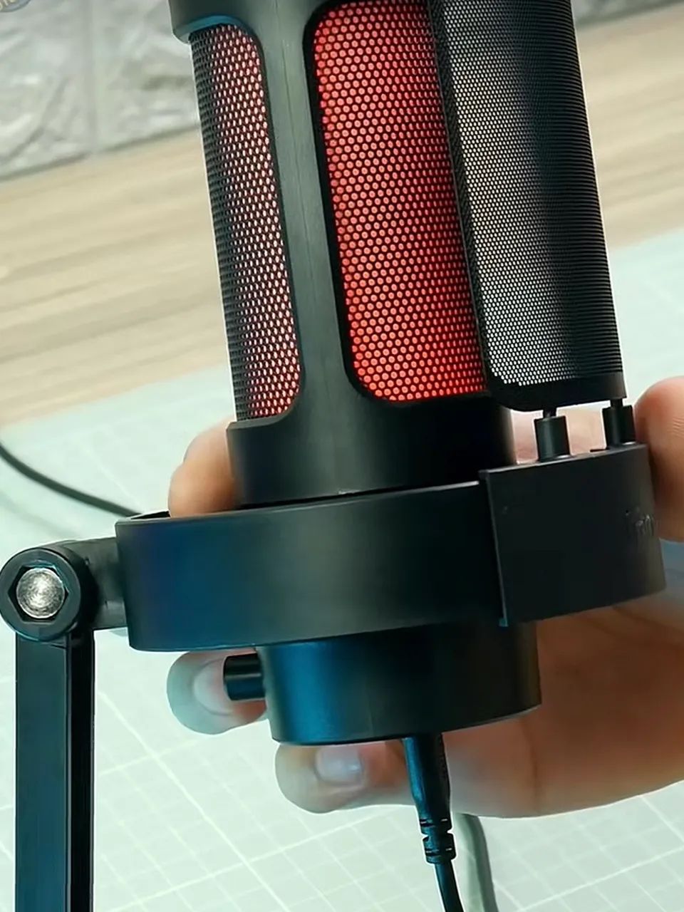 Microfone Gamer Fifine A8 Ampligame RGB  - Foto 6