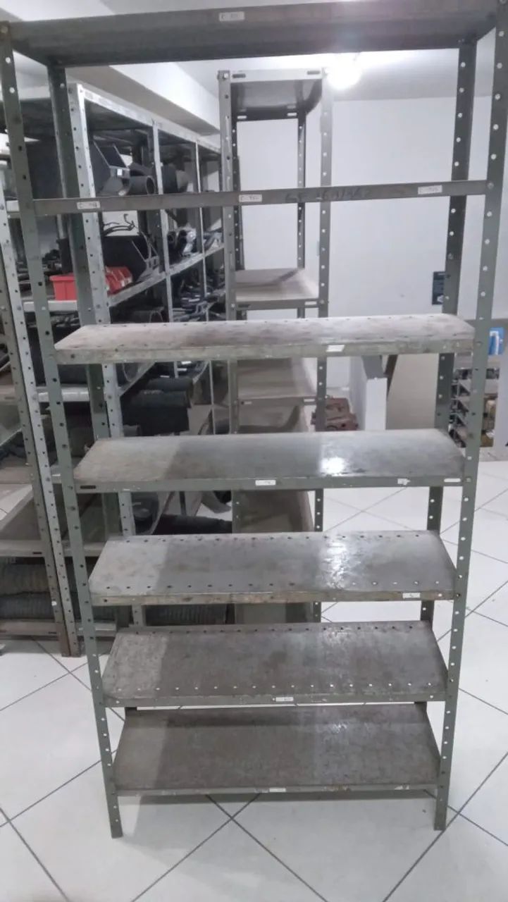 Estante de aço reforçada e algumas precisando de atenção - Foto 3