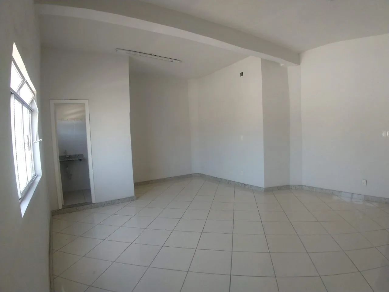 ótima sala ampla com 35 m² pé direito 3 m² área comercial - Foto 5