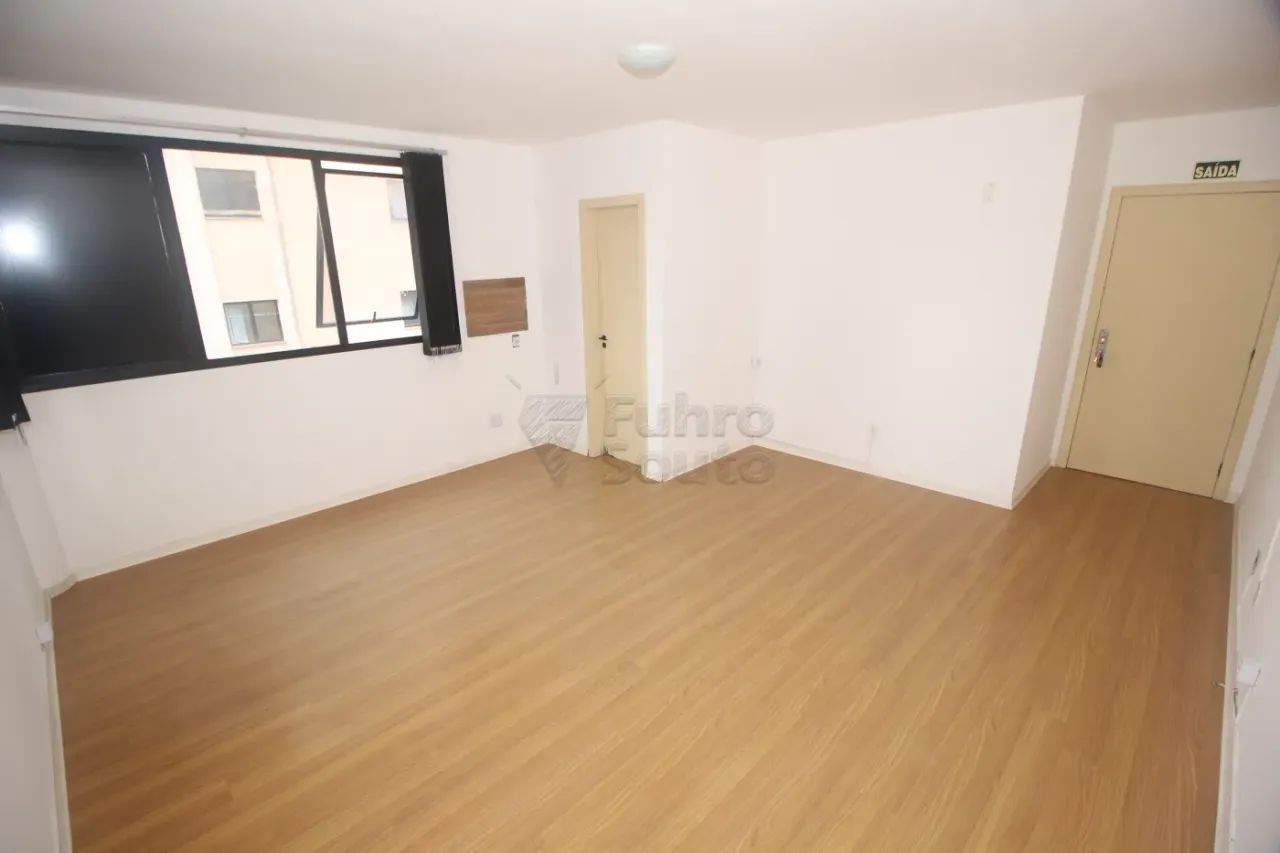 Comercial Sala em Condomínio em Pelotas - Foto 4