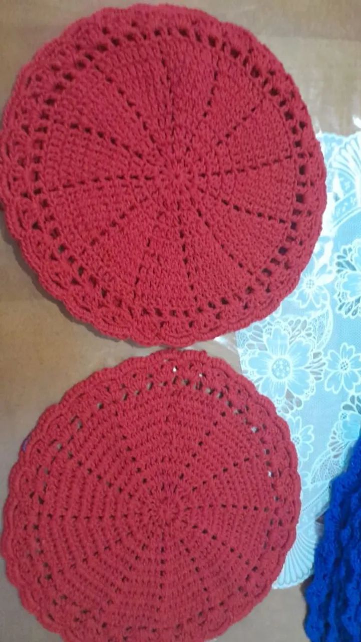 Sousplat mesa posta em crochê vermelho. Kit com 4 unidade 