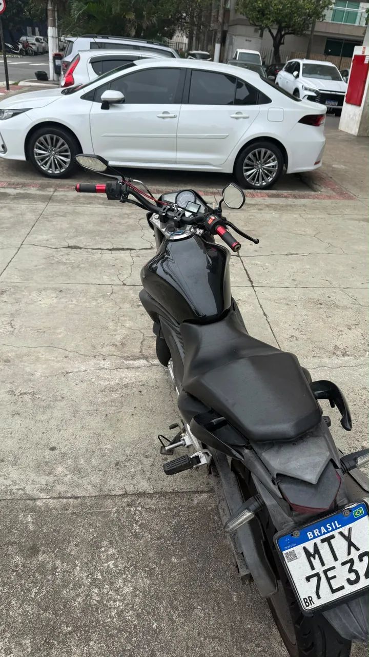 Moto CB 300 2011 preta - Foto 3