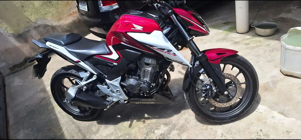 CB300F  - Foto 3