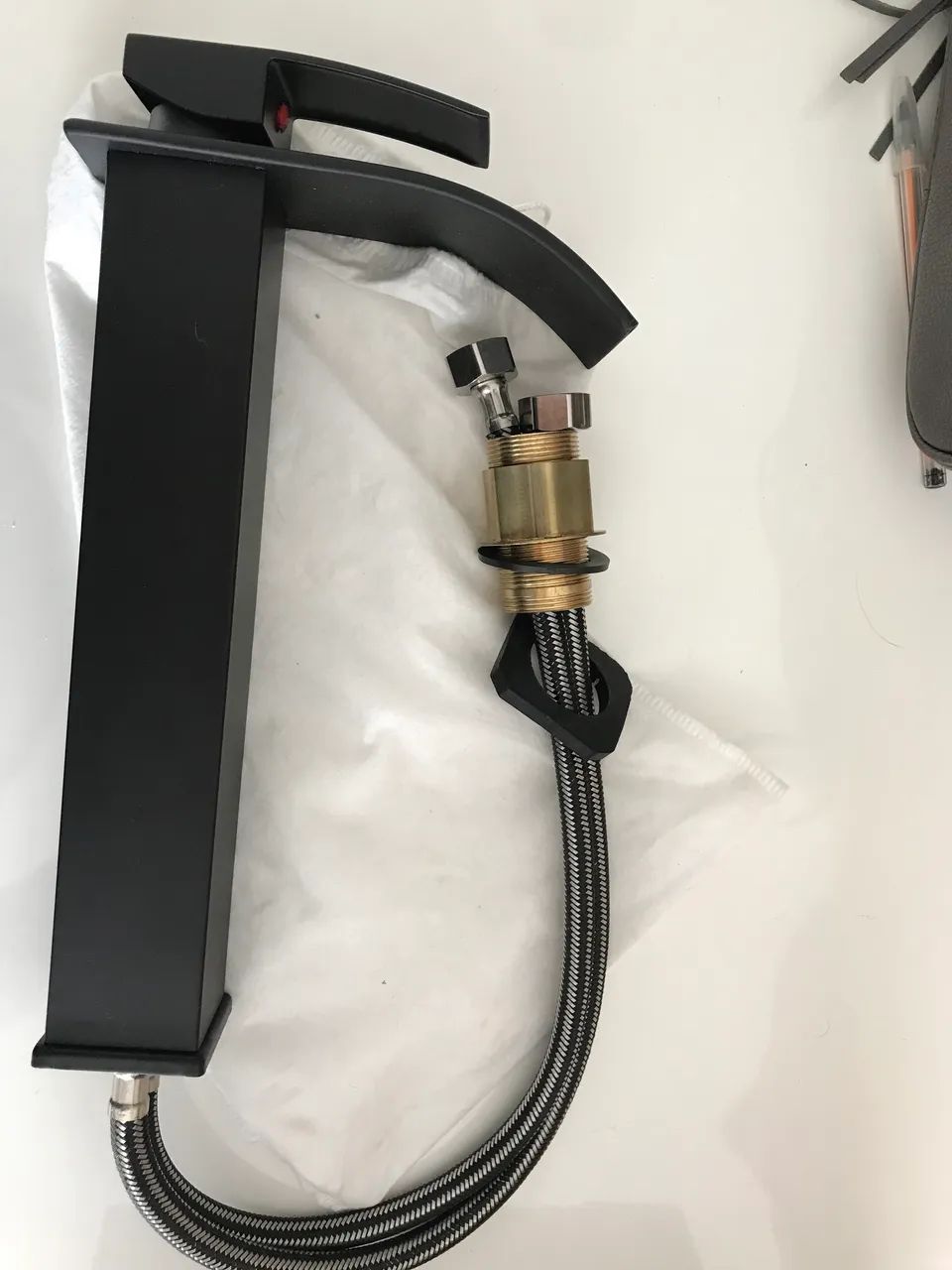 Torneira Banheiro Monocomando Preto Cascata Lavabo Bica Alta Acabamento Fosco - Foto 3