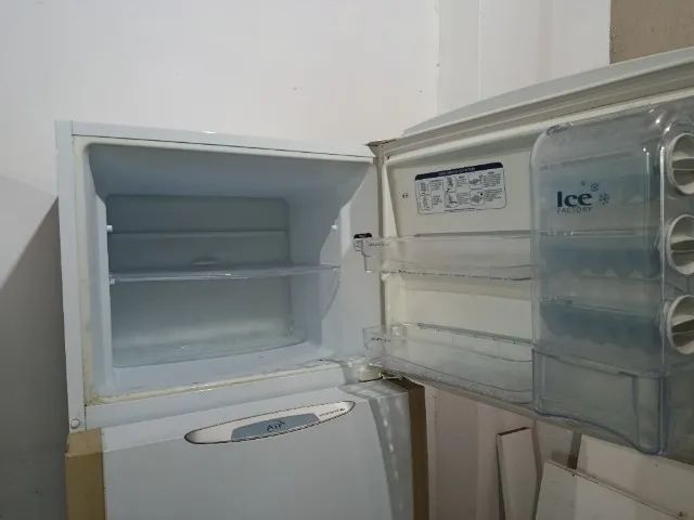 Geladeira em ótimo estado. Pra sair logo! - Foto 4