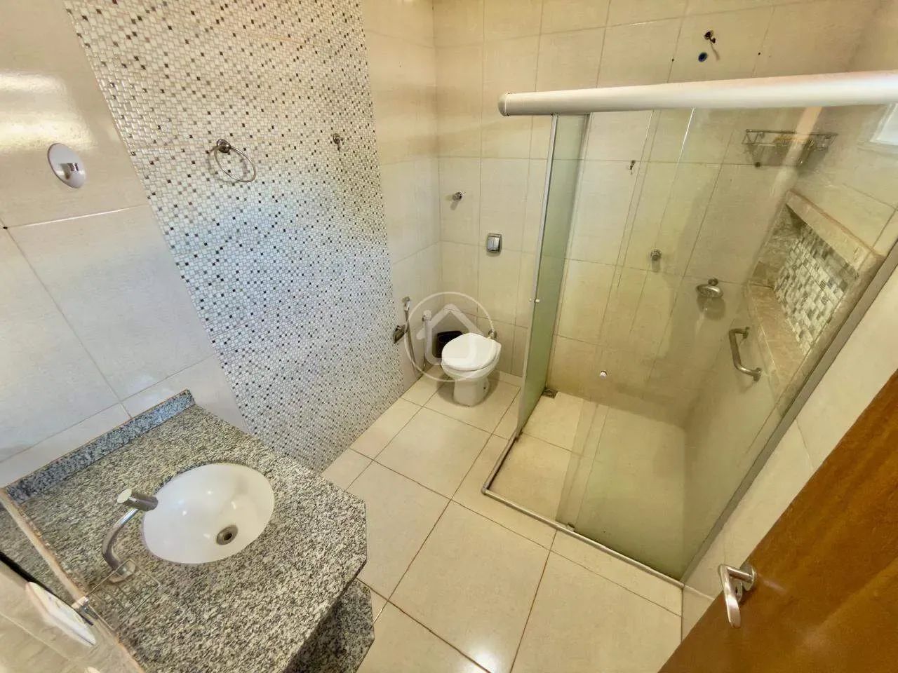 AMPLA CASA COM PISCINA EM SIDROLÂNDIA - Foto 5