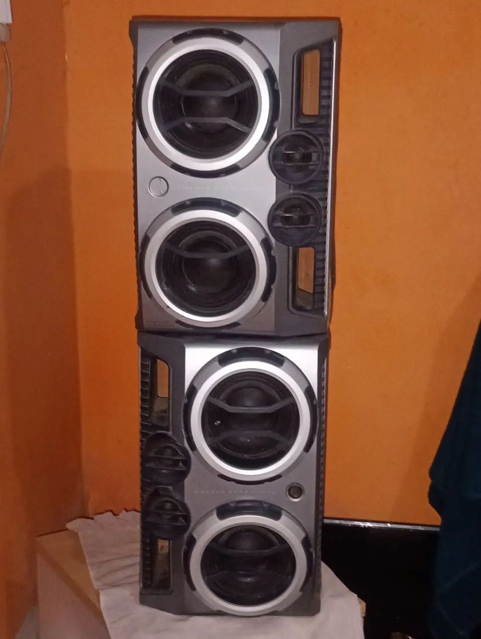 Caixas de som gradiente 