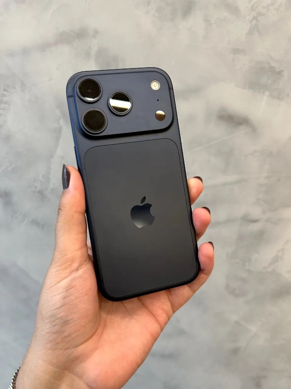 17 Pro  - Foto 2