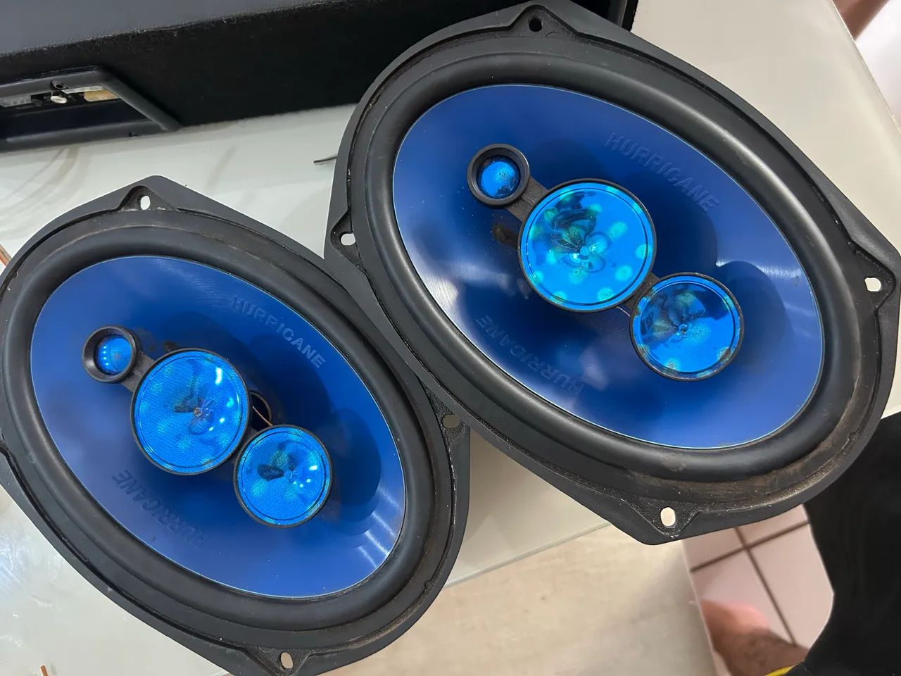 Vendo kit de som ( 2 HURRICANE, 1 SUBWOOFER CORZUS 8 POLEGADAS, MULTIMÍDIA QUAD CORE 9) - Foto 2