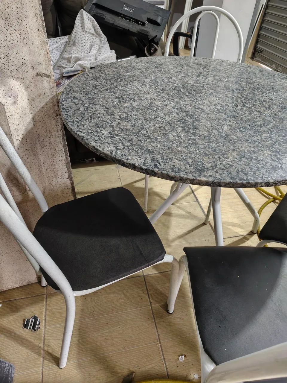 Mesa de granito usada só marcas sde uso - Foto 3