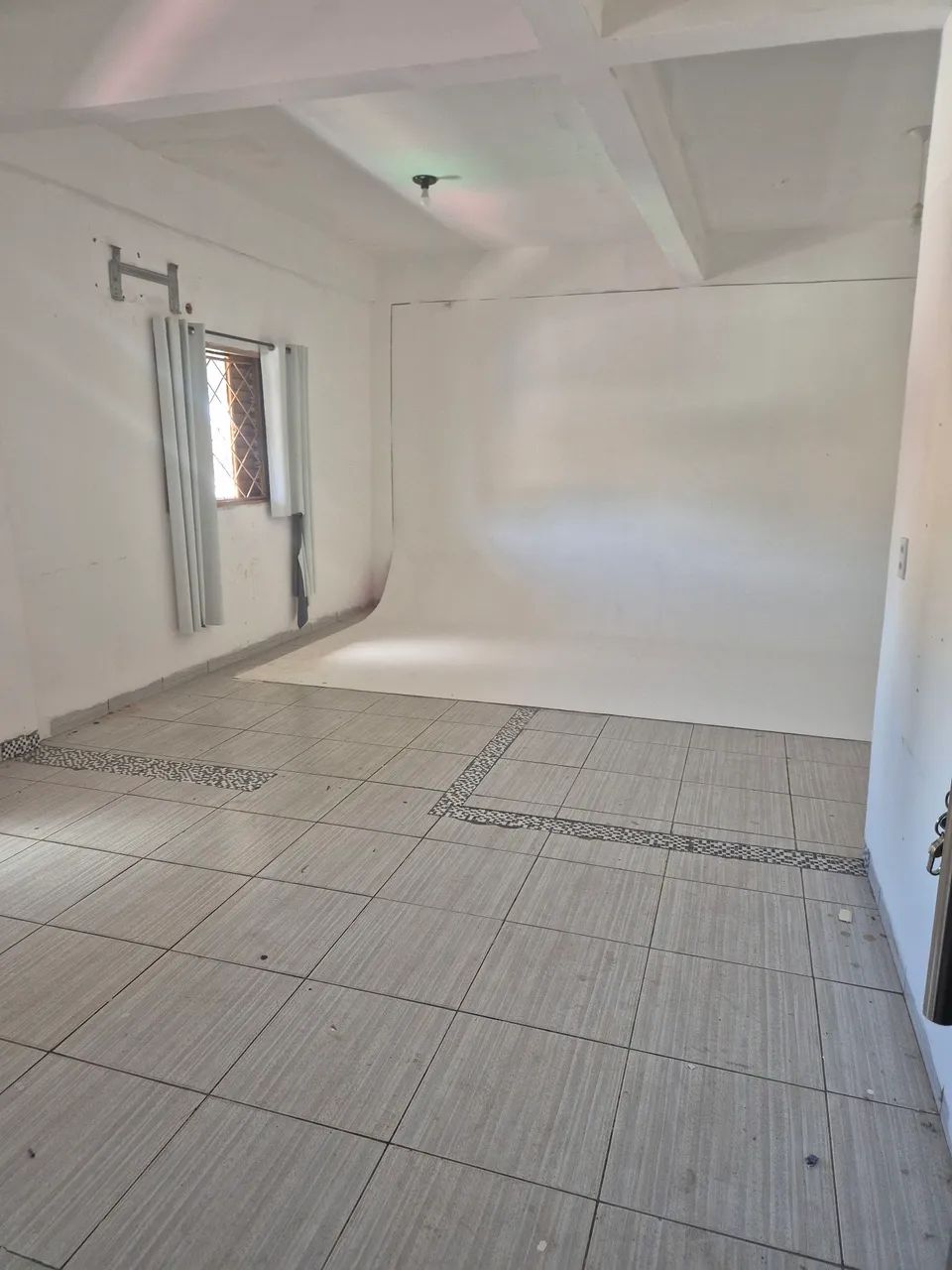 Aluga-se sala comercial 