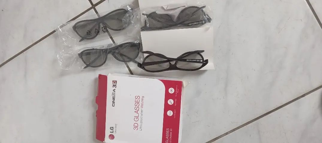 Óculos Cinema 3d LG, caixinha com 4 Óculos  - Foto 4