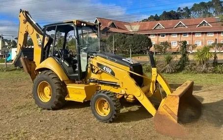 Retroescavadeira Caterpillar 2016 - Foto 2