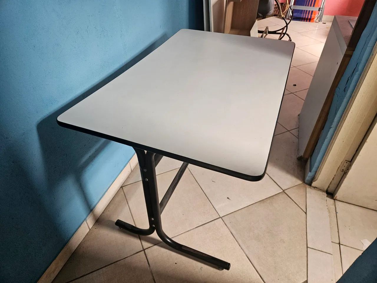 Mesa de estudo 1.10 X 0,70 - Foto 2