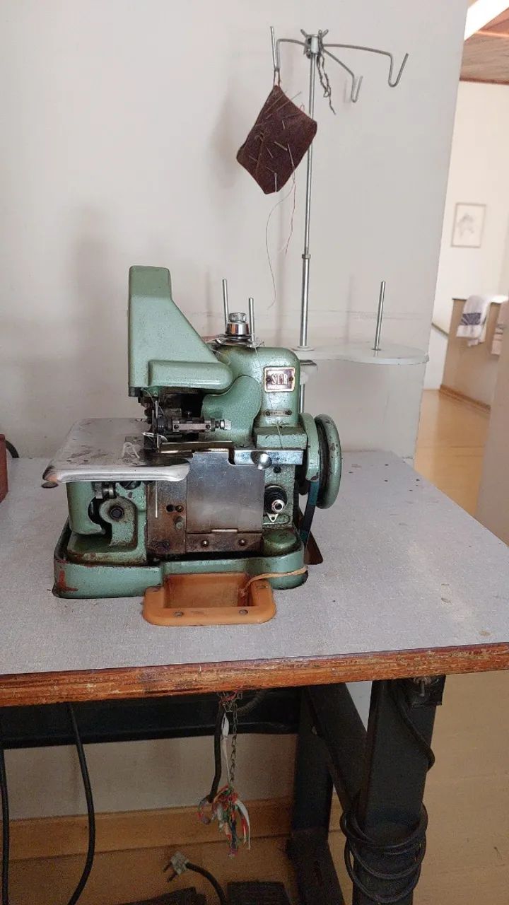 Máquina Overlock  - Foto 2