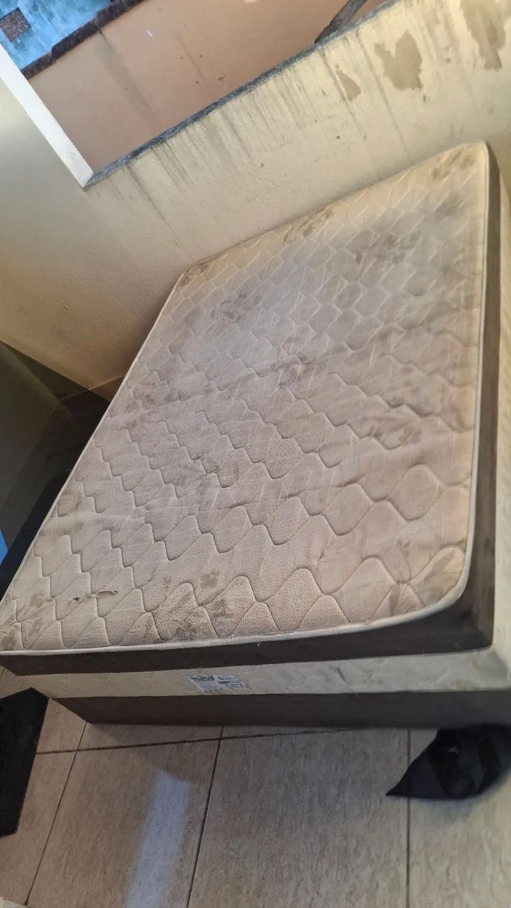 Cama box com 1 ano de uso ( contém os pés) - Foto 2