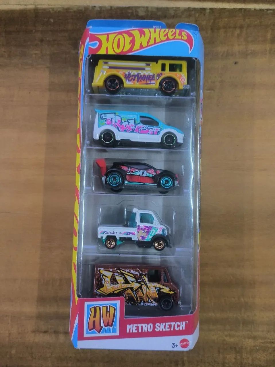 Kit com 5 carrinhos Hotwheels  - Foto 3