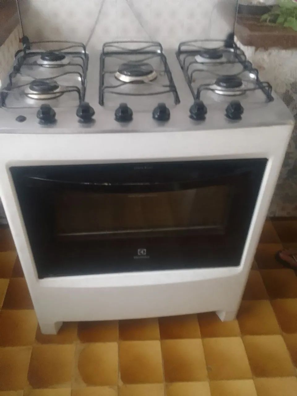 Vendo ou troco fogão de cinco bocas funcionando tudo perfeitamente - Foto 6