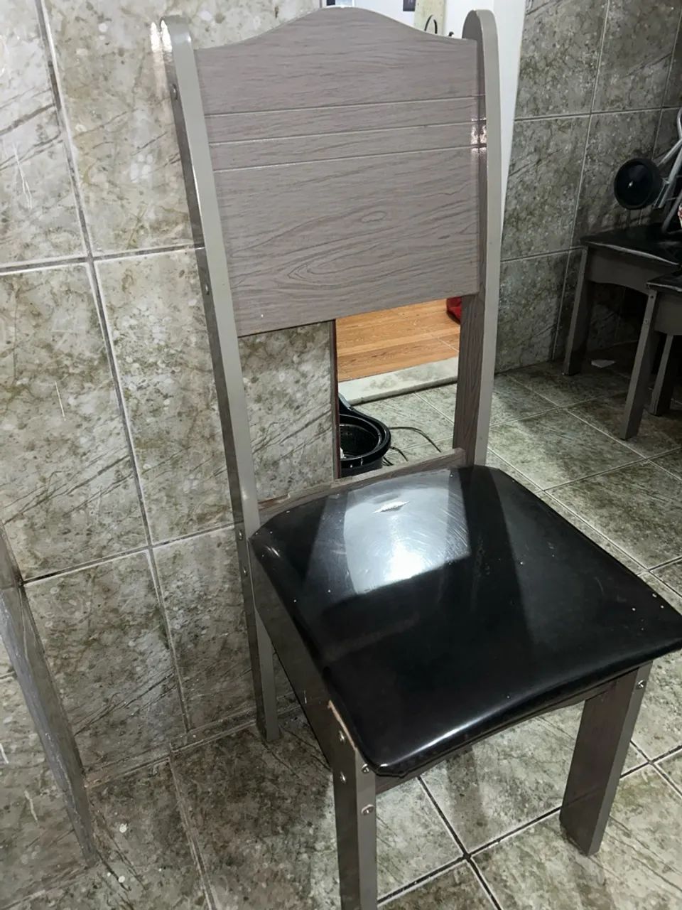 Mesa com 5 cadeiras - Foto 2