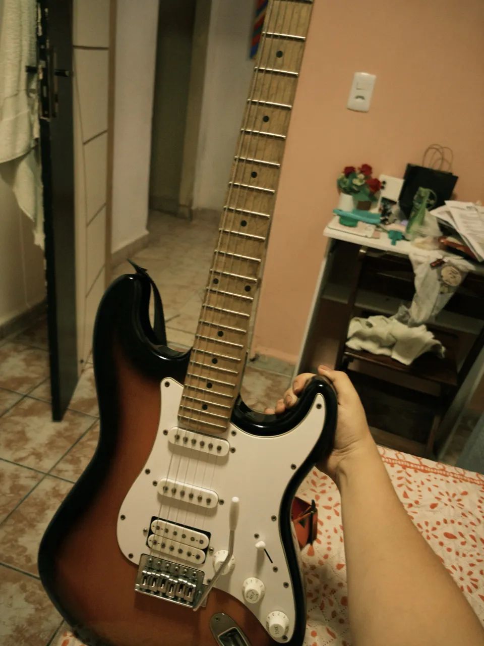 Guitarra MICHAEL strato com humbucker - Foto 3