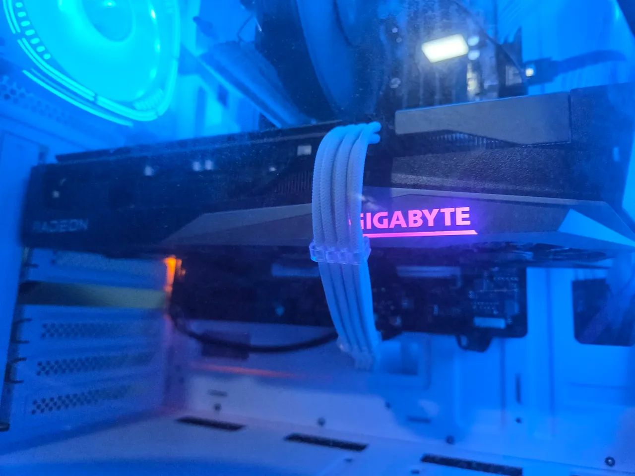 RX7600 GIGABYTE - Foto 2