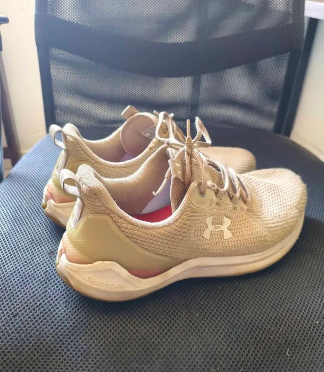 Tenis UNDER ARMOR nr 40 bege - Foto 4