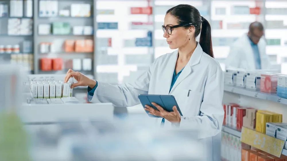 Farmacêutica disponível 