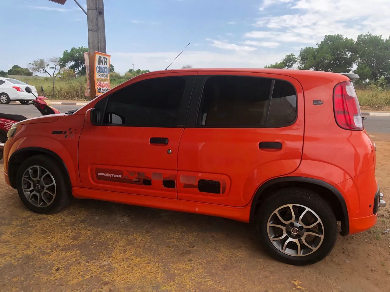Fiat Uno Sporting 1.4 EVO Fire Flex 8V 4P 2012 - Foto 3