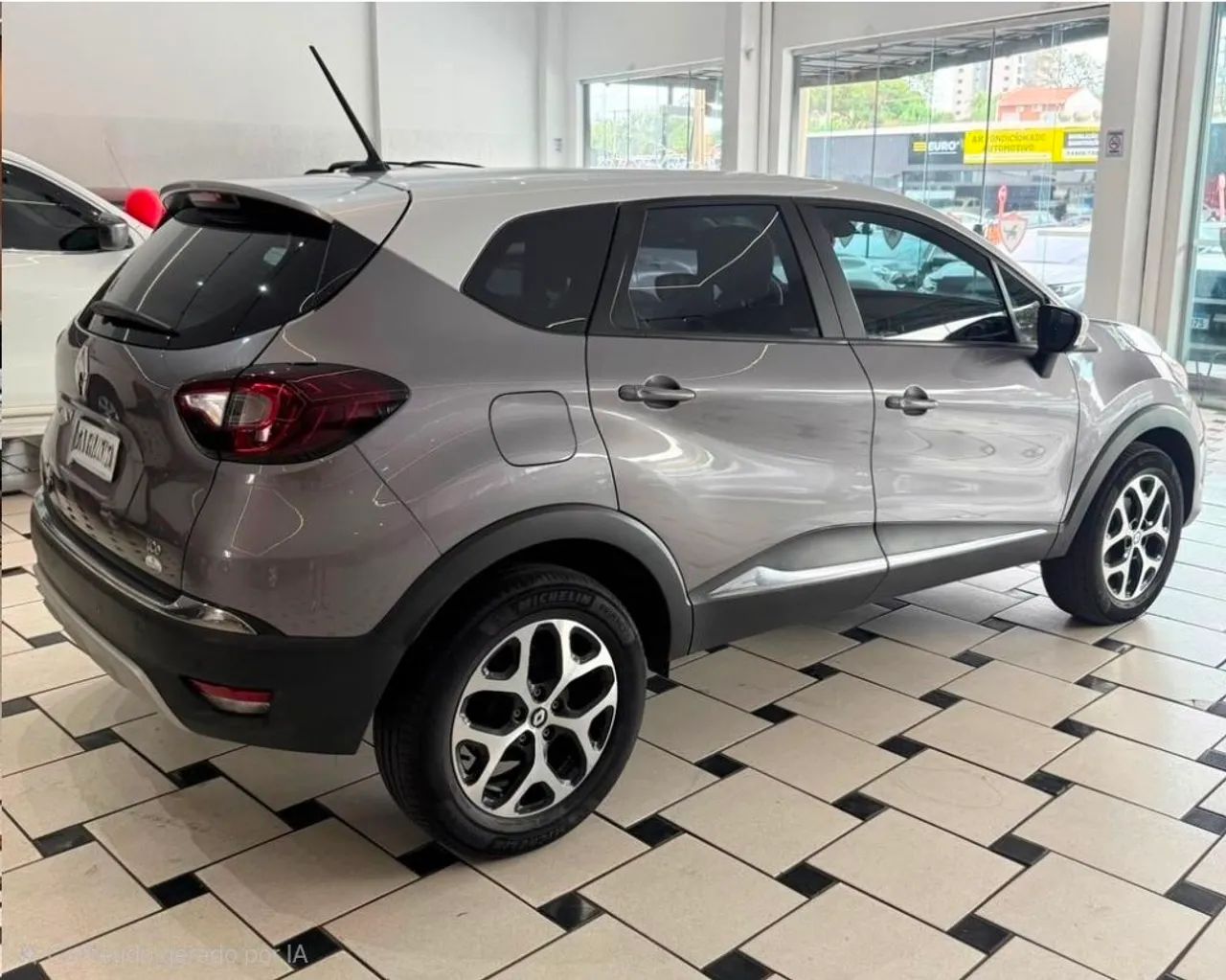 Renault Captur Intense 2023 Automática - 28.000km - Foto 2