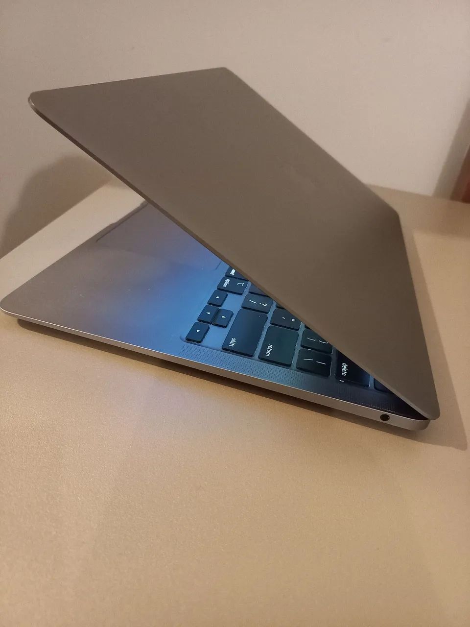 MacBook Air M1 2020 13? 8GB - Funciona Normal - Leia - Notebooks