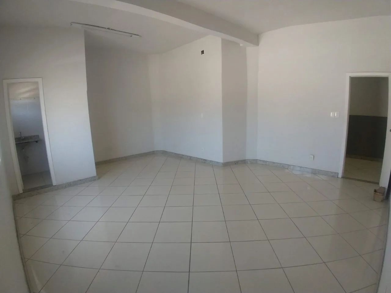 ótima sala ampla com 35 m² pé direito 3 m² área comercial