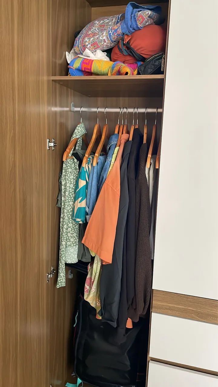 Guarda Roupa com 1 ano de uso  - Foto 3