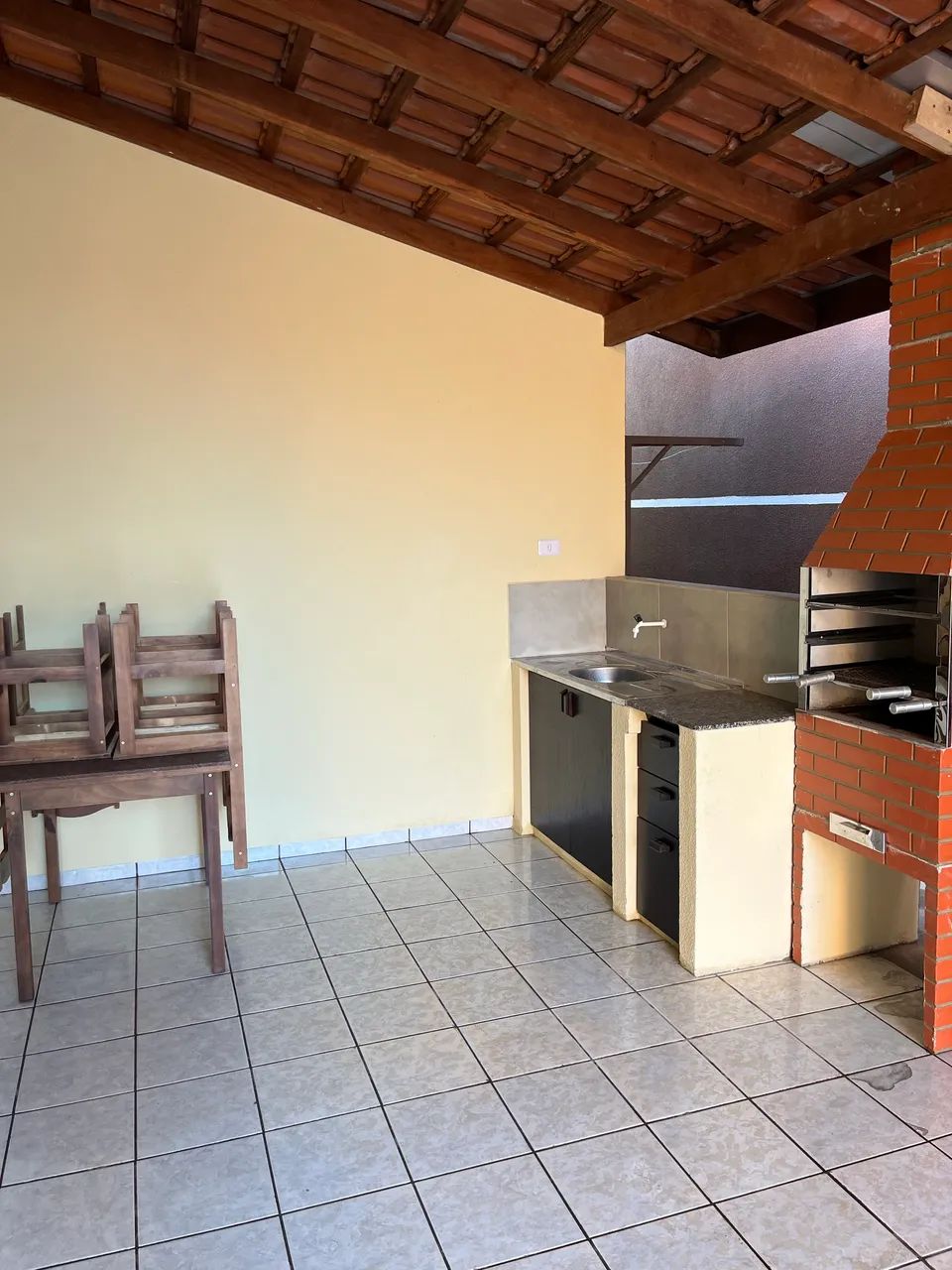 Casa mobiliada com despesas inclusas - Foto 2