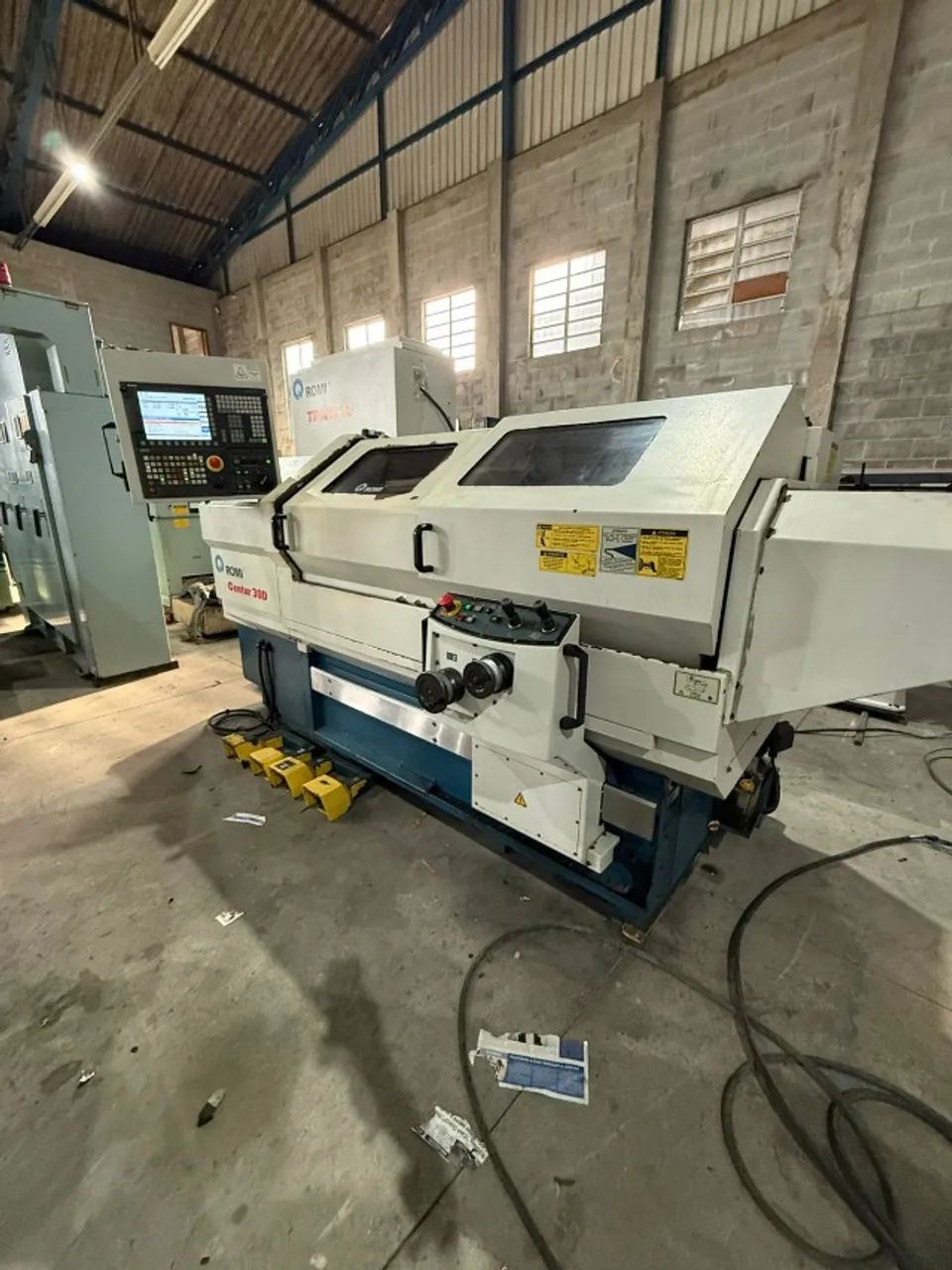 Torno CNC ROMI CENTUR 30D ano 2014 hidráulico