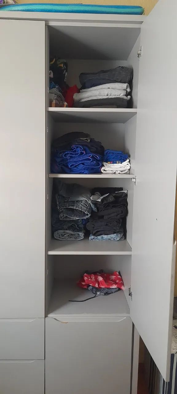 Guarda roupas infantil 