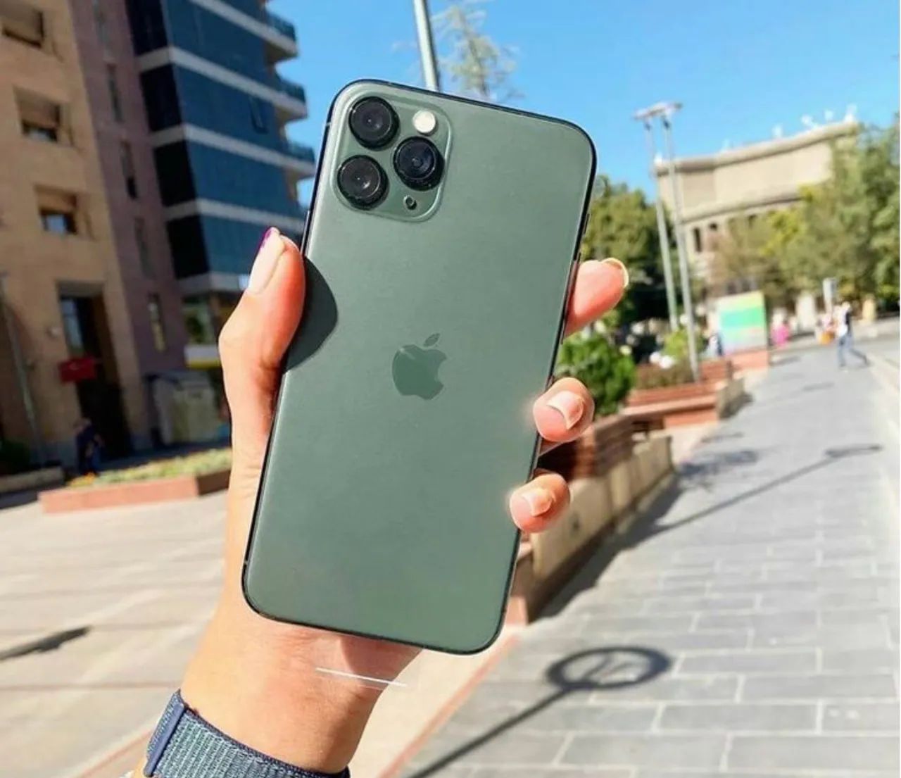 iPhone 11 Pro Max verde em perfeito estado de conservação  - Foto 2