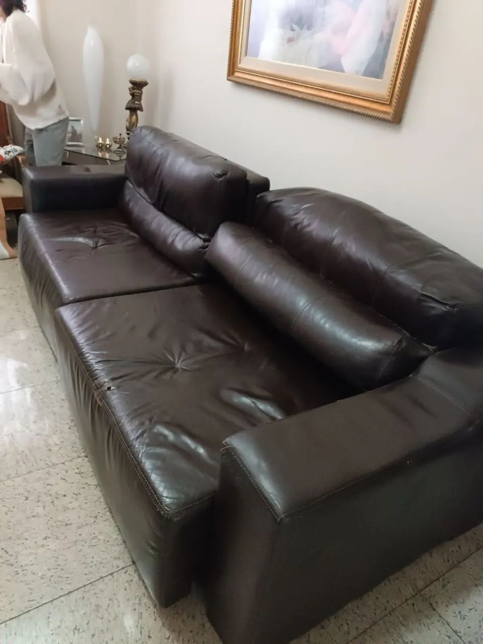 Sofá couro marrom retrátil 