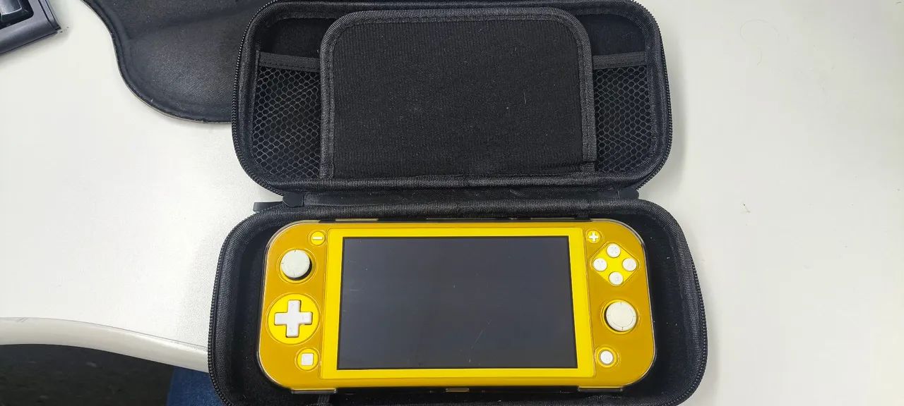 Nintendo switch lite (amarelo)
