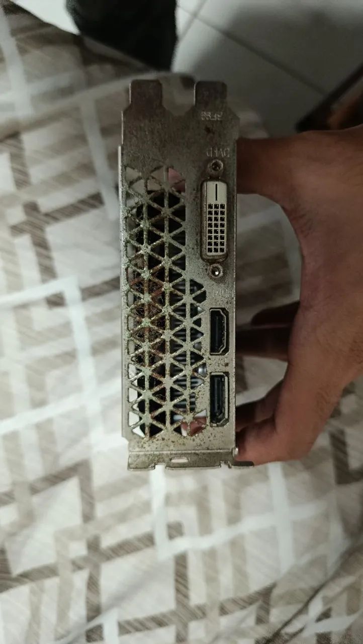 AMD RX550 AFOX 2GB GDDR5 com defeito - Foto 3