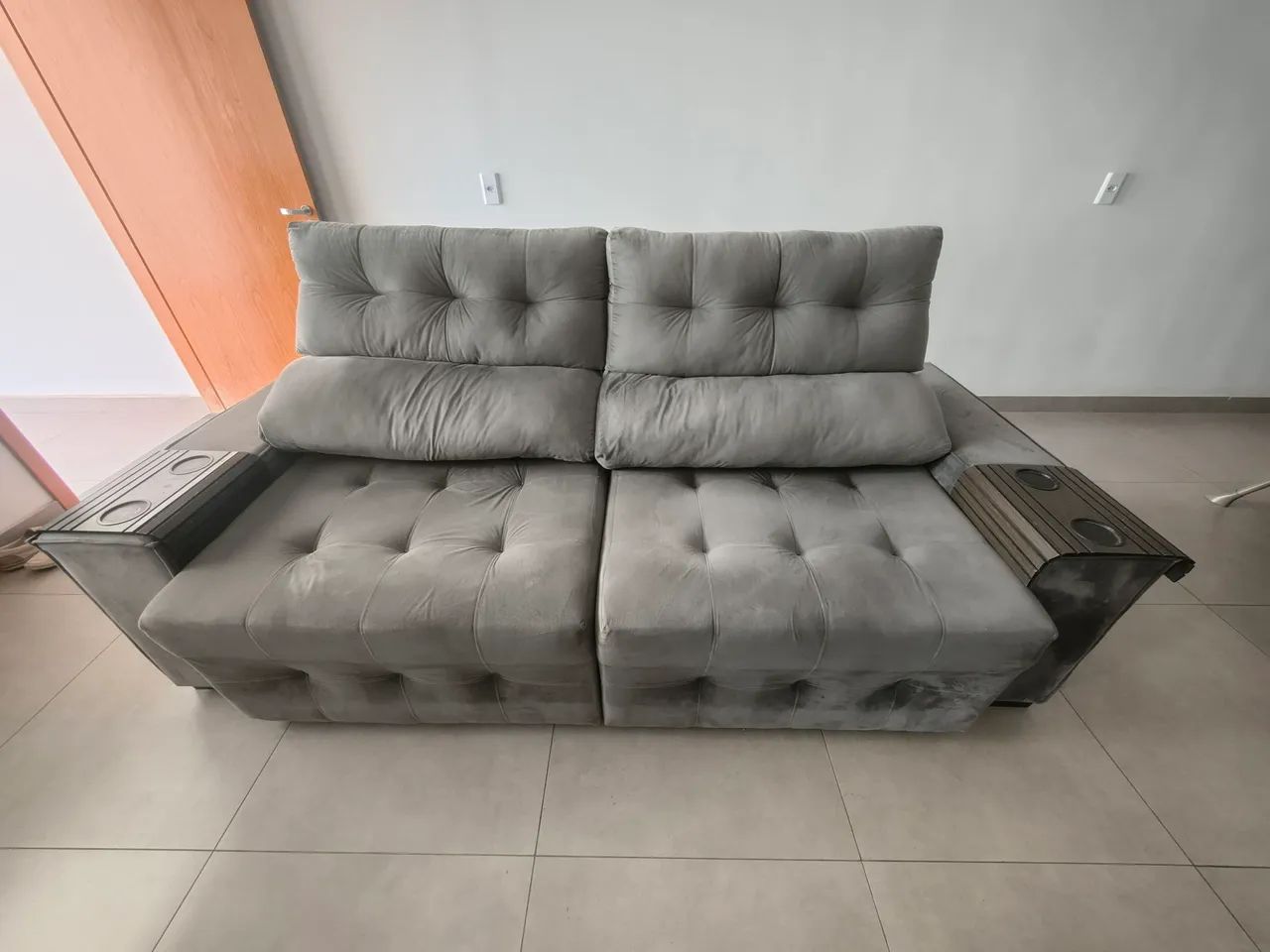 Sofa retrátil reclinável bem conservado 
