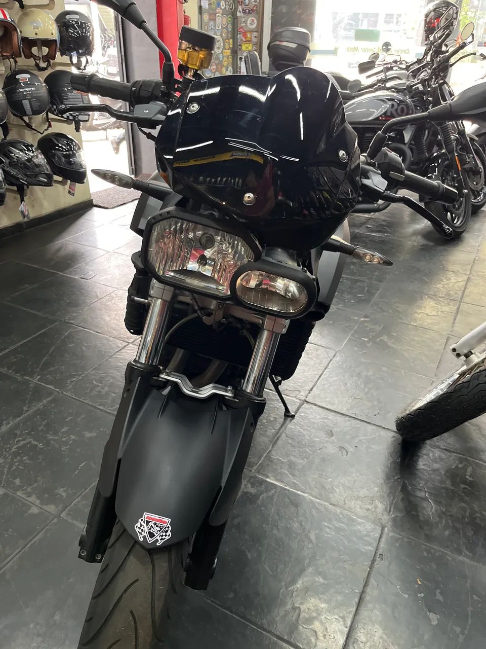 BMW F 800 R só 25.900 km
