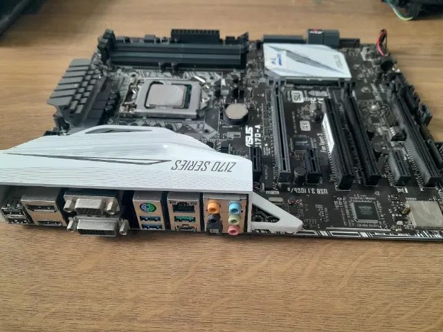 ? Placa mãe ASUS Z170-A de alta performance com processador Intel Core i5 6400 e cooler o