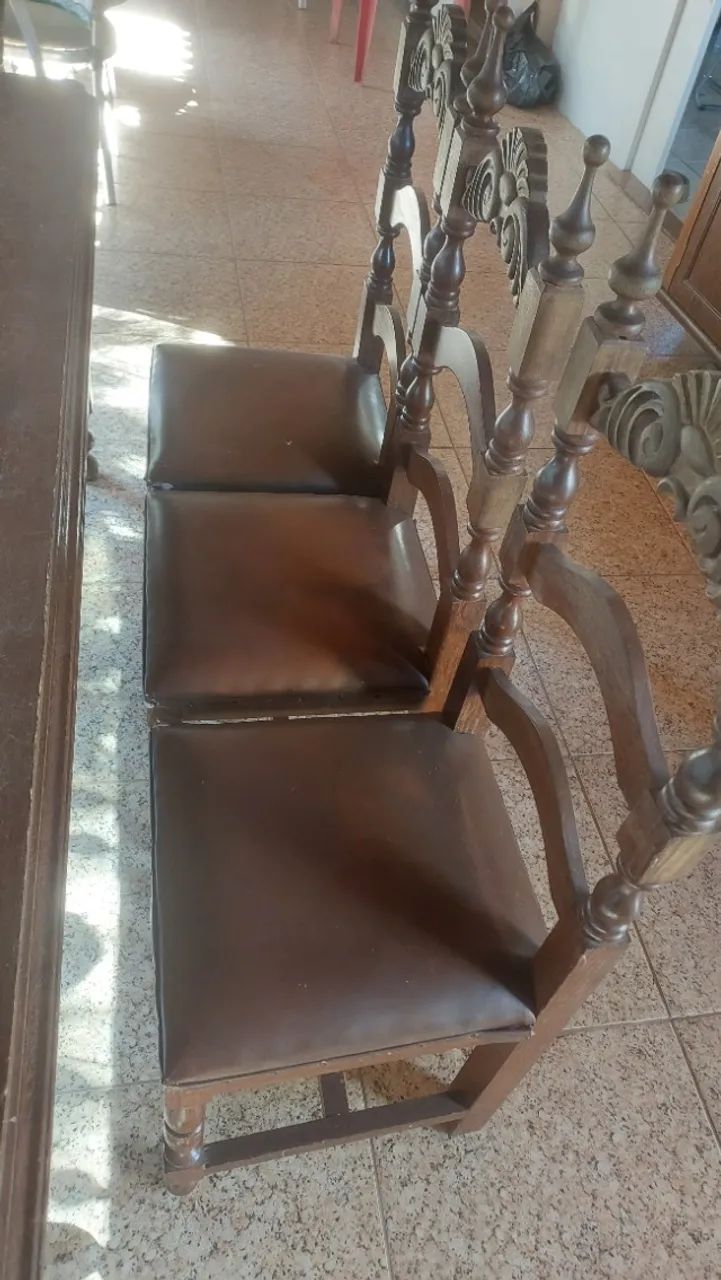 Mesa e Cadeiras de madeira antigo - Foto 3