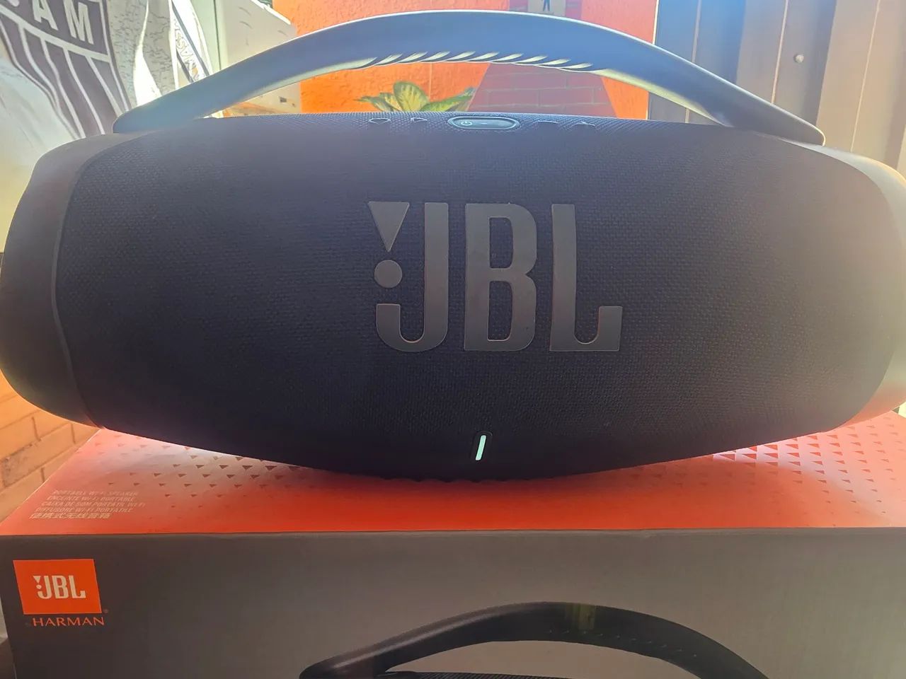 JBL boombox wi-fi