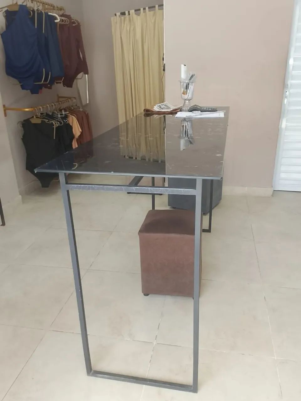 Mesa metalon e vidro 1 metro e meio  - Foto 2