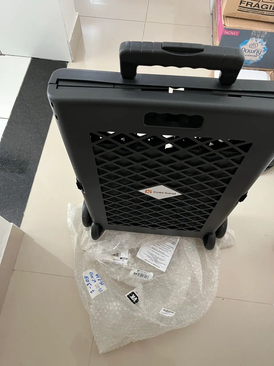 Carrinho de feira compras dobrável com 4 rodinhas 25kg 60l - Foto 5