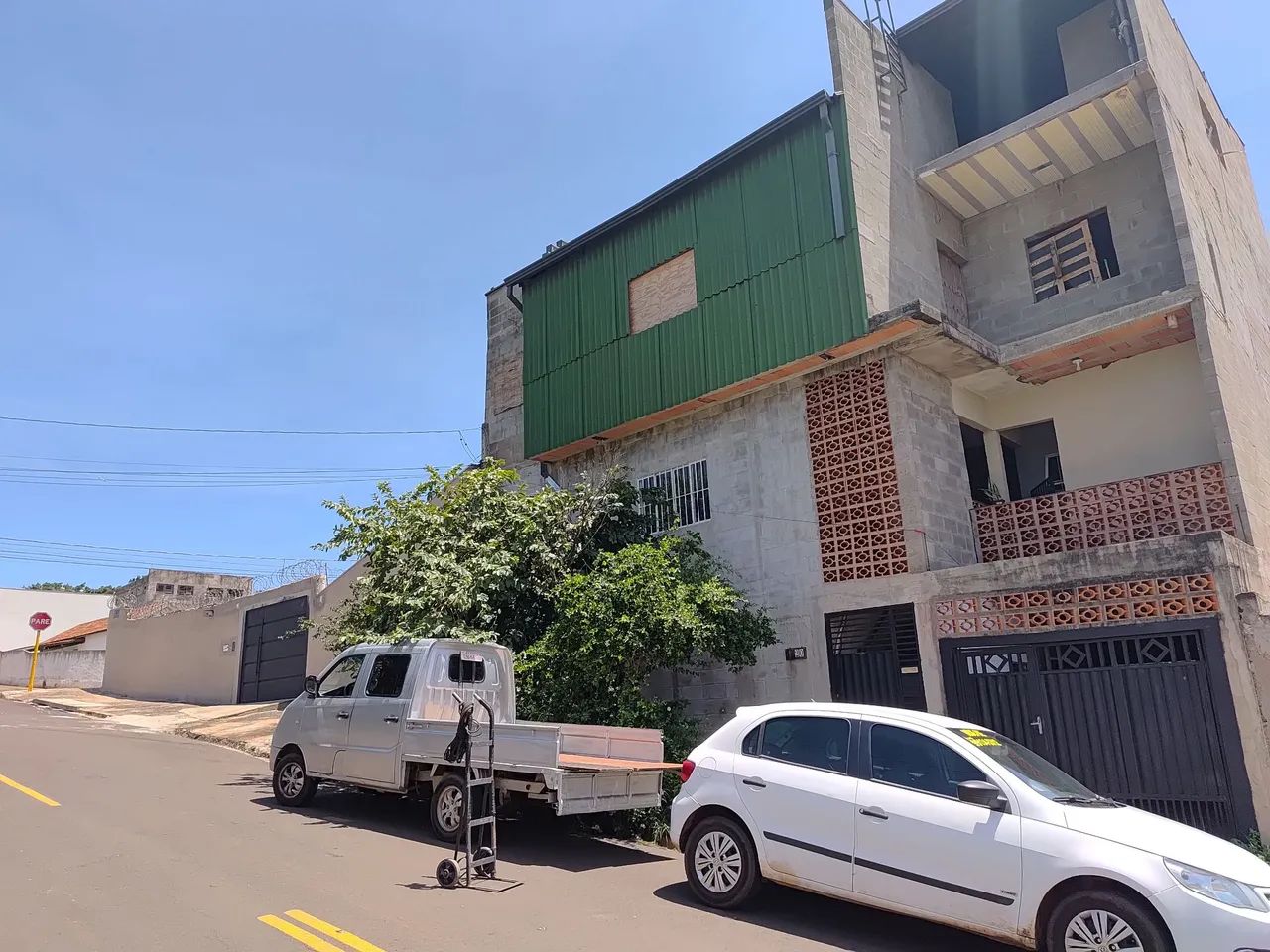 TROCO, permuto, vendo, aceito veiculo, casa, terreno,  chácara.  - Foto 2