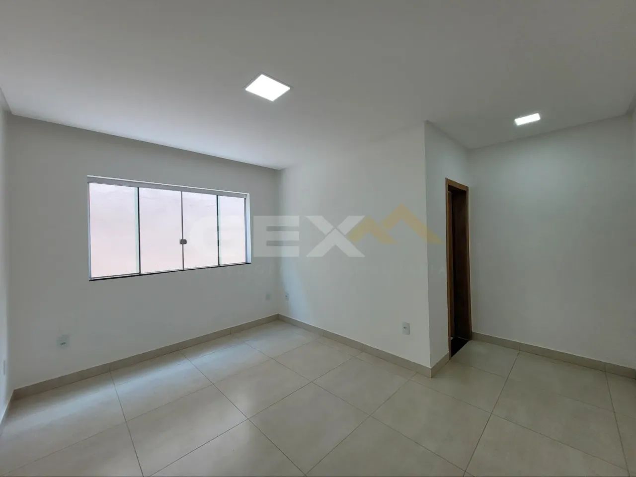 casa de 03 quartos no bairro Interlagos
