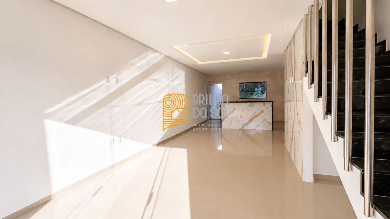 Duplex com 3 quartos, suíte, quintal e garagem para locação - Foto 3